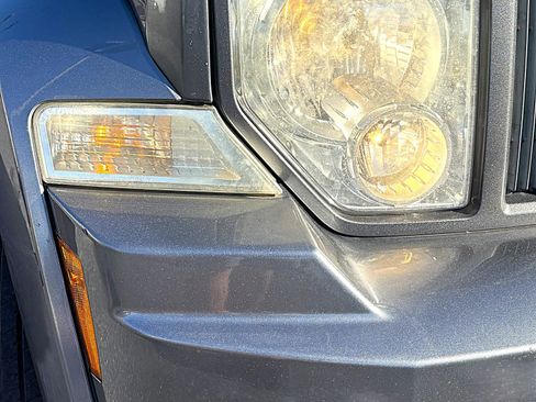 Used 2012 Jeep Liberty Sport image 7