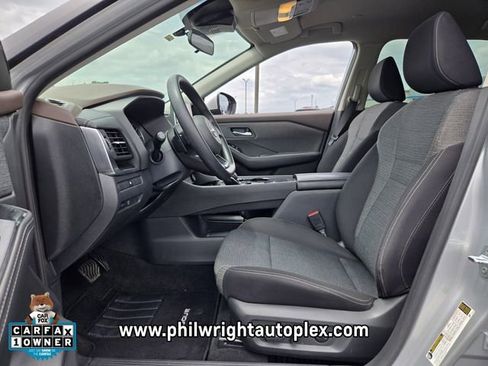 Used 2023 Nissan Rogue SV FWD image 9