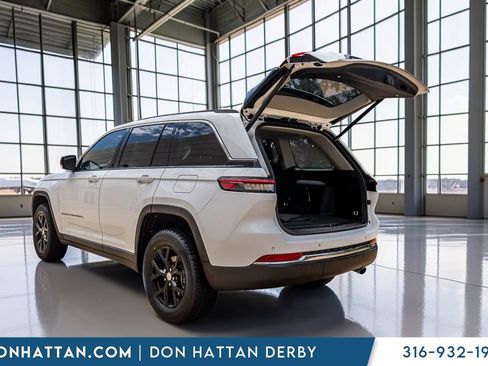 Used 2022 Jeep Grand Cherokee Limited AWD/4WD image 34
