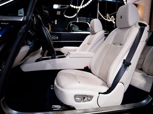 Used 2019 Rolls-Royce Dawn image 13