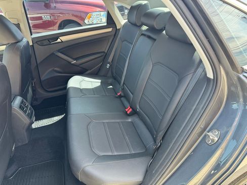 Used 2020 Volkswagen Passat 2.0T SE image 15