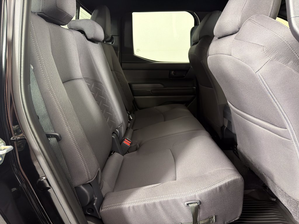 Used 2025 Toyota Tacoma SR5 AWD/4WD image 21