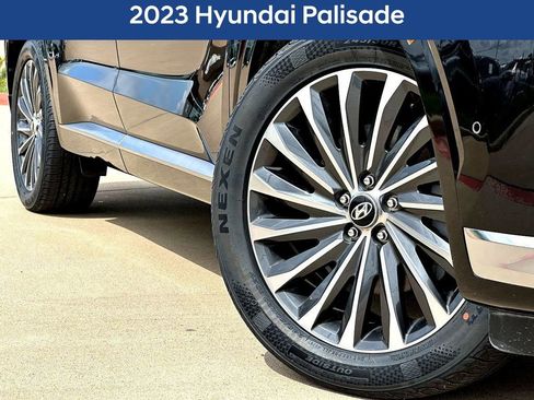 Used 2023 Hyundai Palisade Calligraphy w/ Winter Package AWD/4WD image 2