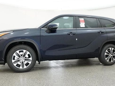 New 2026 Toyota Highlander XLE AWD/4WD image 18