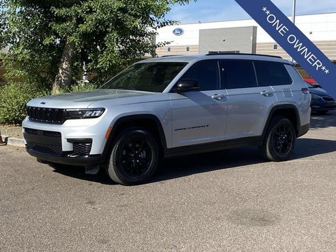 Used 2025 Jeep Grand Cherokee L Laredo AWD/4WD image 2