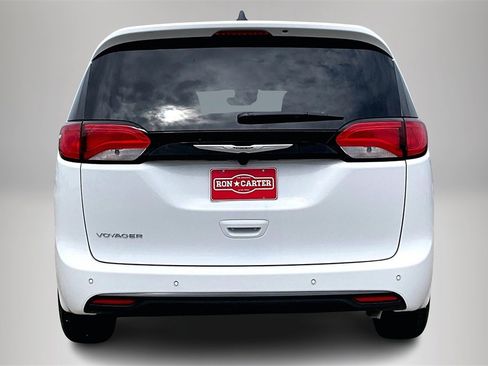 New 2025 Chrysler Voyager LX image 3