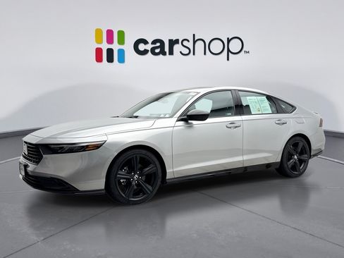 Used 2025 Honda Accord Sport image 1
