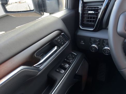 New 2026 GMC Sierra 2500 Denali w/ Denali Reserve Package AWD/4WD image 29