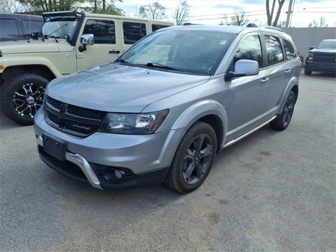 Used 2019 Dodge Journey Crossroad image 1