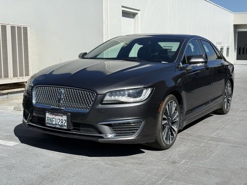 Used 2019 Lincoln MKZ Reserve image 1