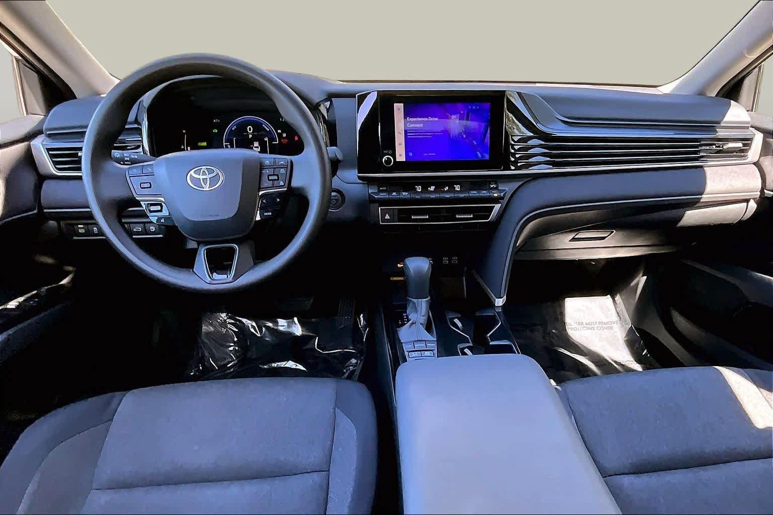 Used 2025 Toyota Camry LE FWD image 16