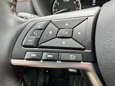Used 2024 Nissan Sentra SR w/ SR Premium Package FWD image 18