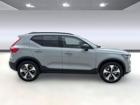New 2026 Volvo XC40 B5 Plus w/ Protection Package Premier image 8