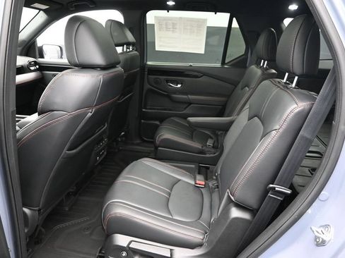 Used 2023 Honda Pilot TrailSport image 13