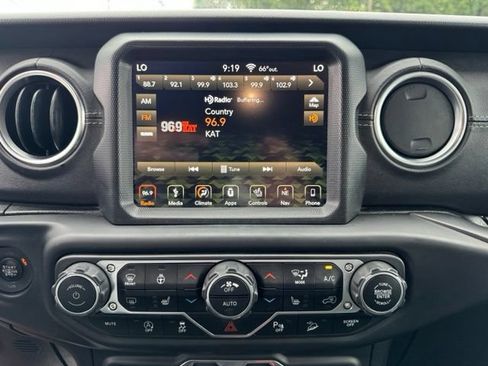 Used 2019 Jeep Wrangler Unlimited Sahara w/ Quick Order Package 24M Moab AWD/4WD image 31