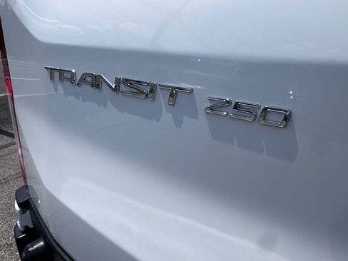 Used 2025 Ford Transit 250 148 Medium Roof Extended AWD image 37