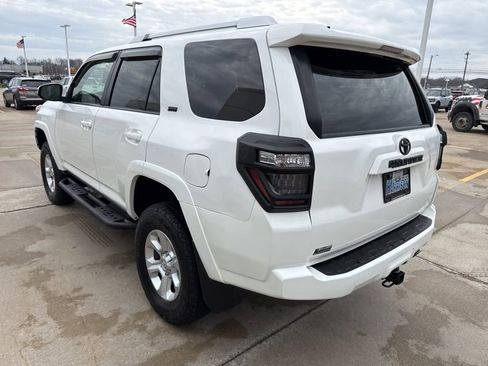 Used 2016 Toyota 4Runner SR5 Premium image 6