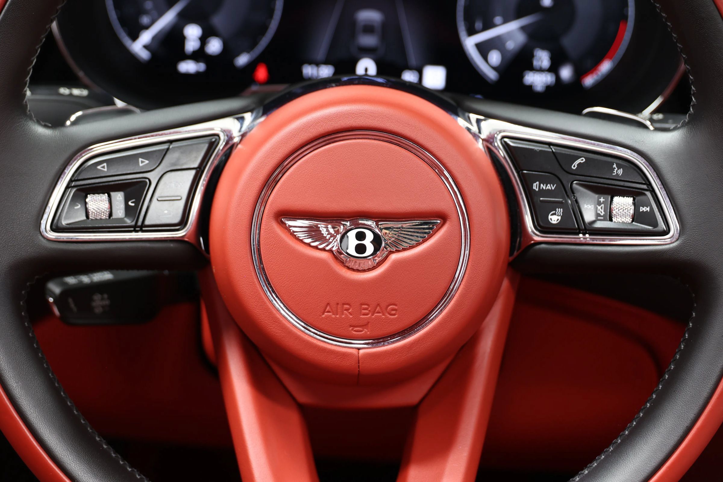 Used 2022 Bentley Bentayga AWD/4WD image 29
