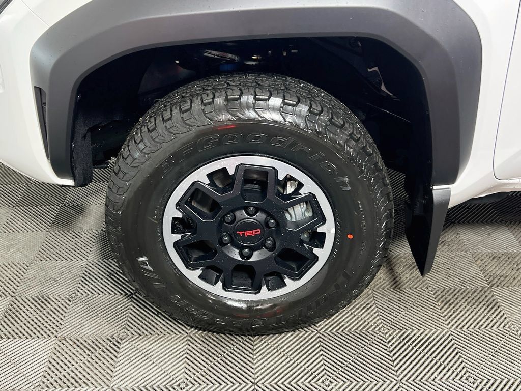 Certified 2026 Toyota Tacoma TRD Off-Road AWD/4WD image 25