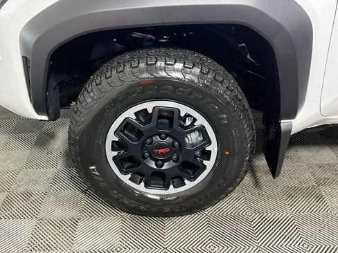 Certified 2026 Toyota Tacoma TRD Off-Road AWD/4WD image 25
