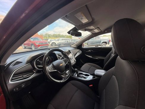 Used 2018 Chevrolet Malibu LT FWD image 24