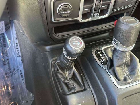 New 2026 Jeep Gladiator Sport AWD/4WD image 24