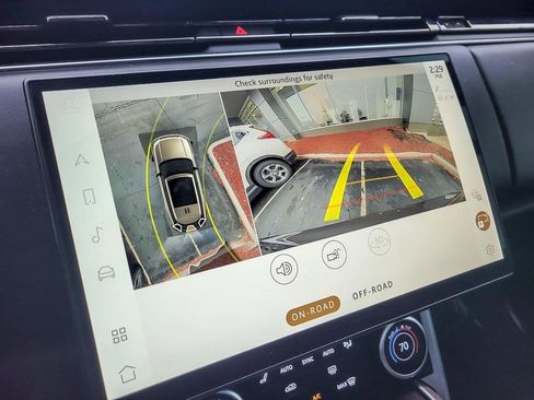 Used 2023 Land Rover Range Rover SE image 14