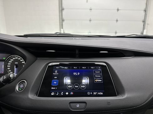 Used 2021 Cadillac XT4 Luxury image 32