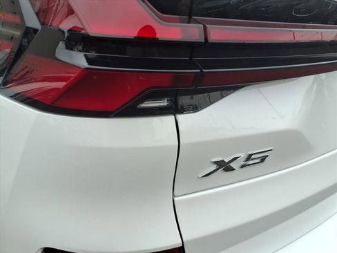 Used 2026 BMW X5 xDrive50e w/ M Sport Package image 11