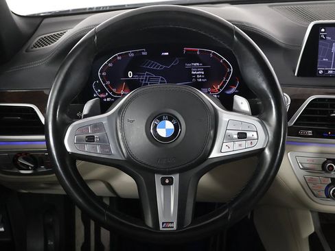 Used 2022 BMW 750i xDrive w/ M Sport Package AWD/4WD image 40