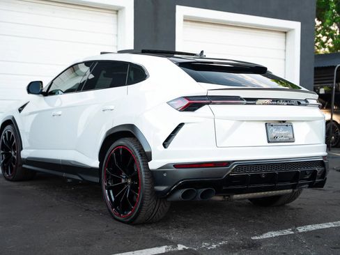 Used 2021 Lamborghini Urus AWD/4WD image 6