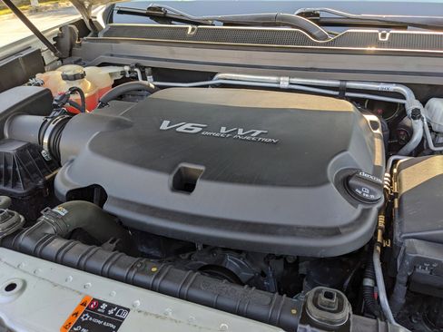 Used 2019 Chevrolet Colorado LT w/ LT Convenience Package image 12