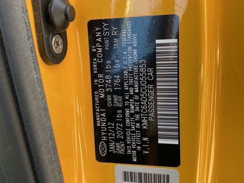 Used 2012 Hyundai Veloster w/ Style Pkg image 24