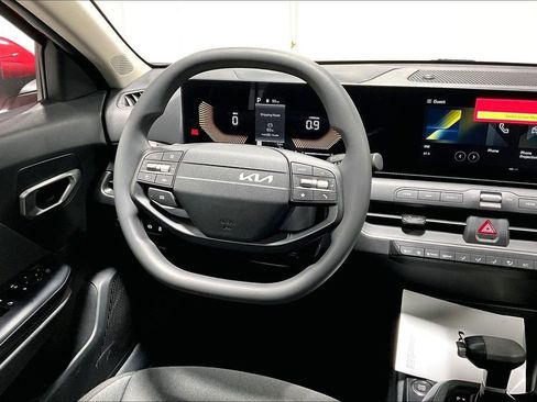New 2025 Kia K4 LXS image 20
