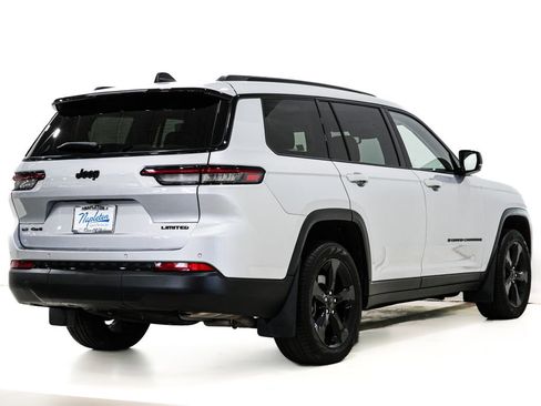 Used 2023 Jeep Grand Cherokee L Limited w/ Black Appearance Package AWD/4WD image 7