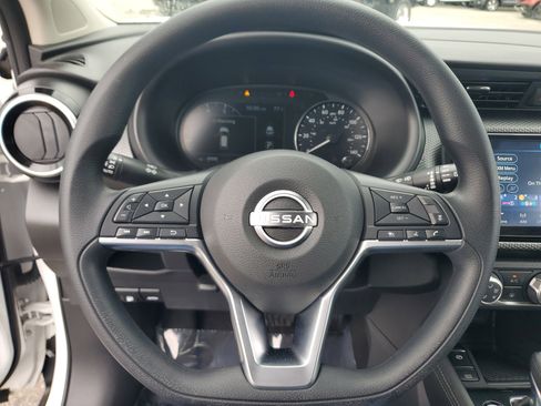 Used 2023 Nissan Kicks SV image 24