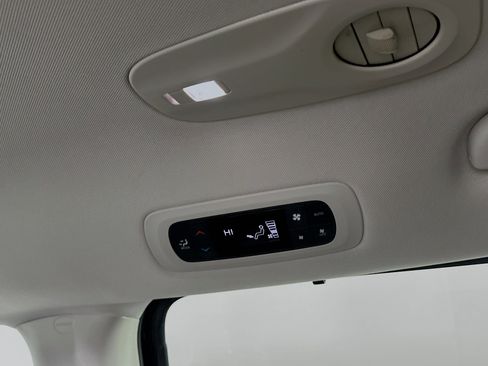 Used 2020 Chrysler Pacifica Touring-L Plus w/ Tire & Wheel Group image 32