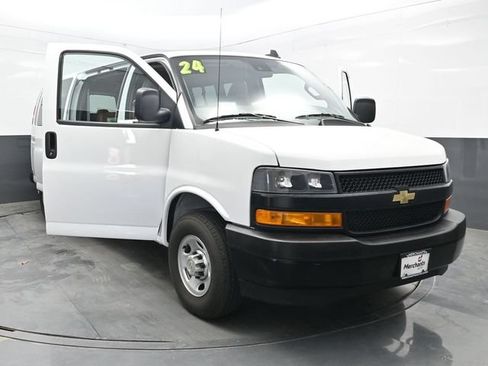 Used 2024 Chevrolet Express 3500 LS RWD image 46