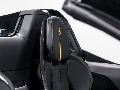 Used 2024 Ferrari SF90 Spider image 26