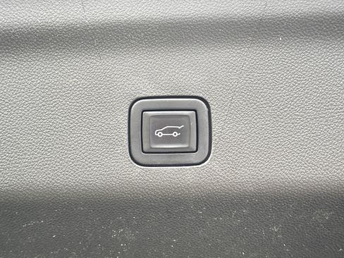 Used 2022 GMC Yukon SLT image 34