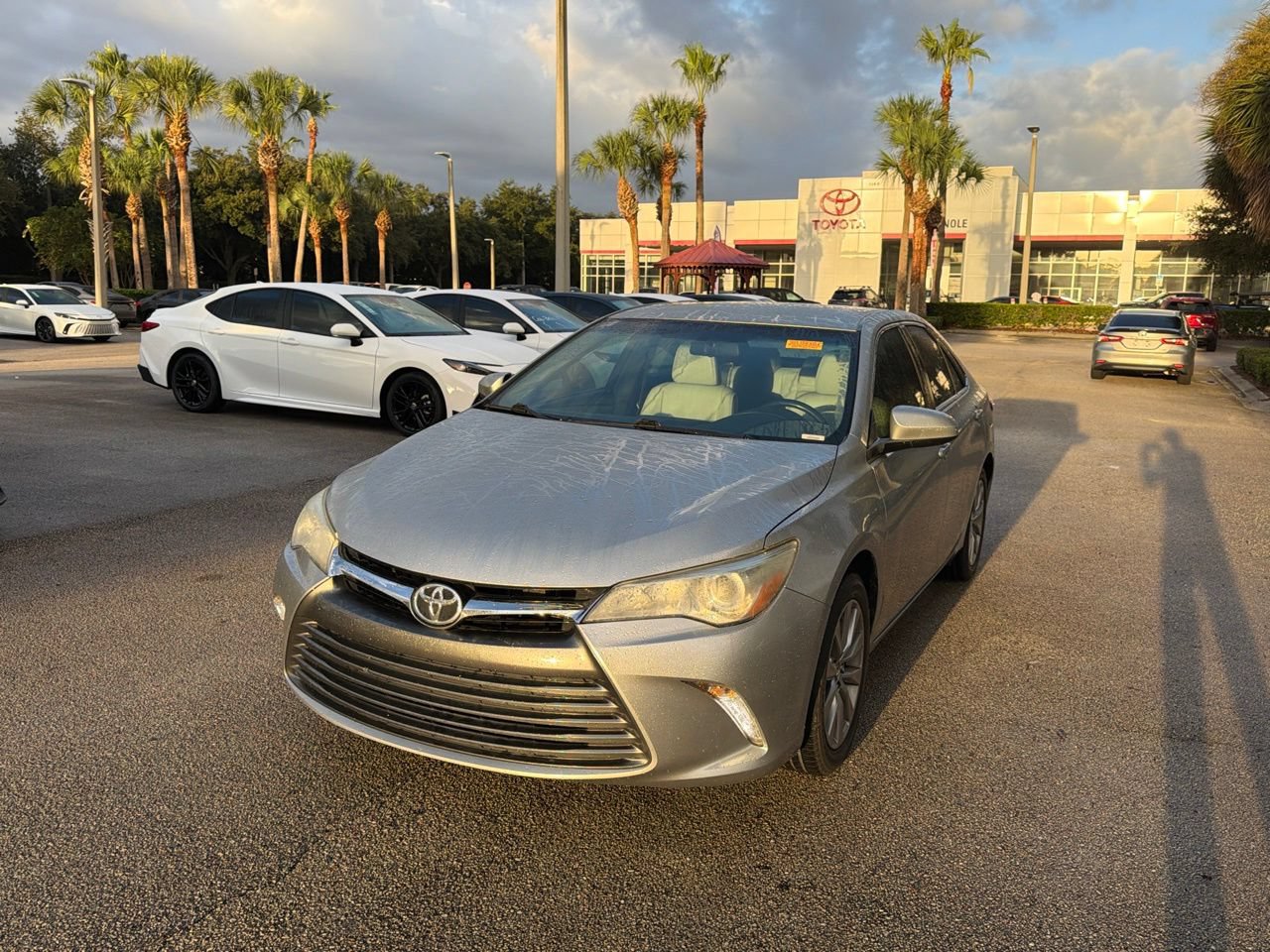 Used 2017 Toyota Camry XLE FWD image 1
