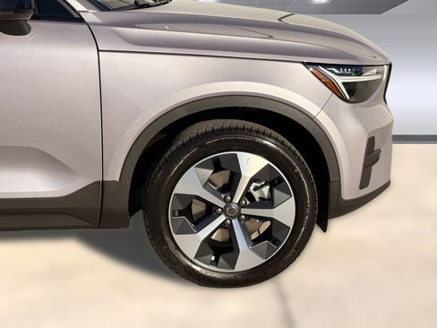 Certified 2026 Volvo XC40 B5 Core w/ Climate Package AWD/4WD image 12