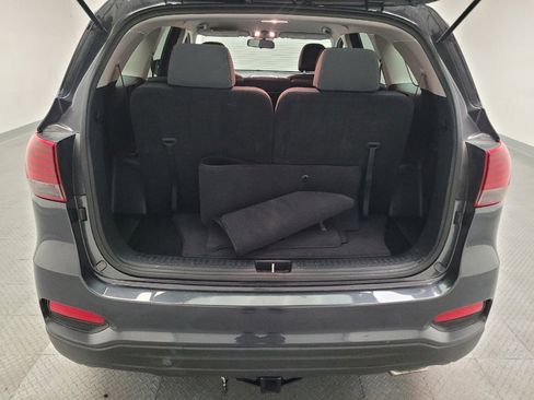 Used 2019 Kia Sorento LX image 29