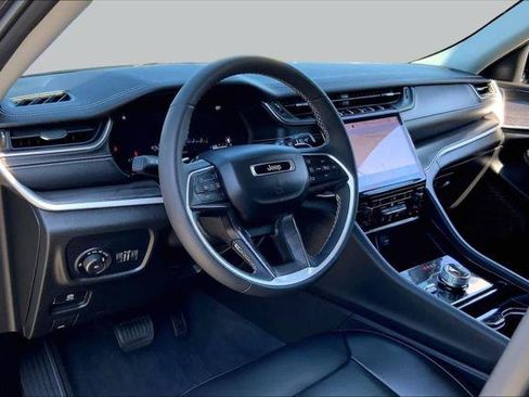 Certified 2023 Jeep Grand Cherokee Limited AWD/4WD image 16