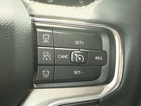 Used 2024 Jeep Wagoneer Series II AWD/4WD image 19
