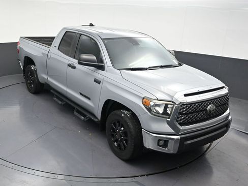 Used 2020 Toyota Tundra SR5 w/ SR5 Upgrade Package RWD image 23