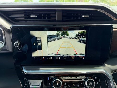 Used 2024 GMC Sierra 2500 Denali Ultimate image 27