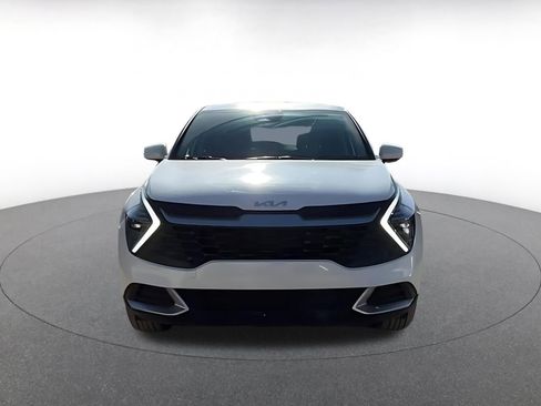 Used 2025 Kia Sportage LX image 4