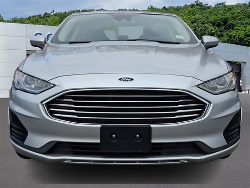 Certified 2019 Ford Fusion SE image 2