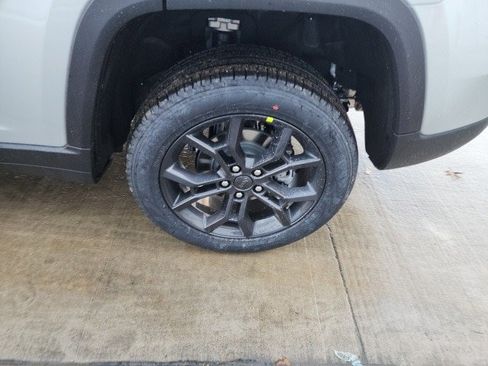 New 2025 Jeep Grand Cherokee Limited image 24